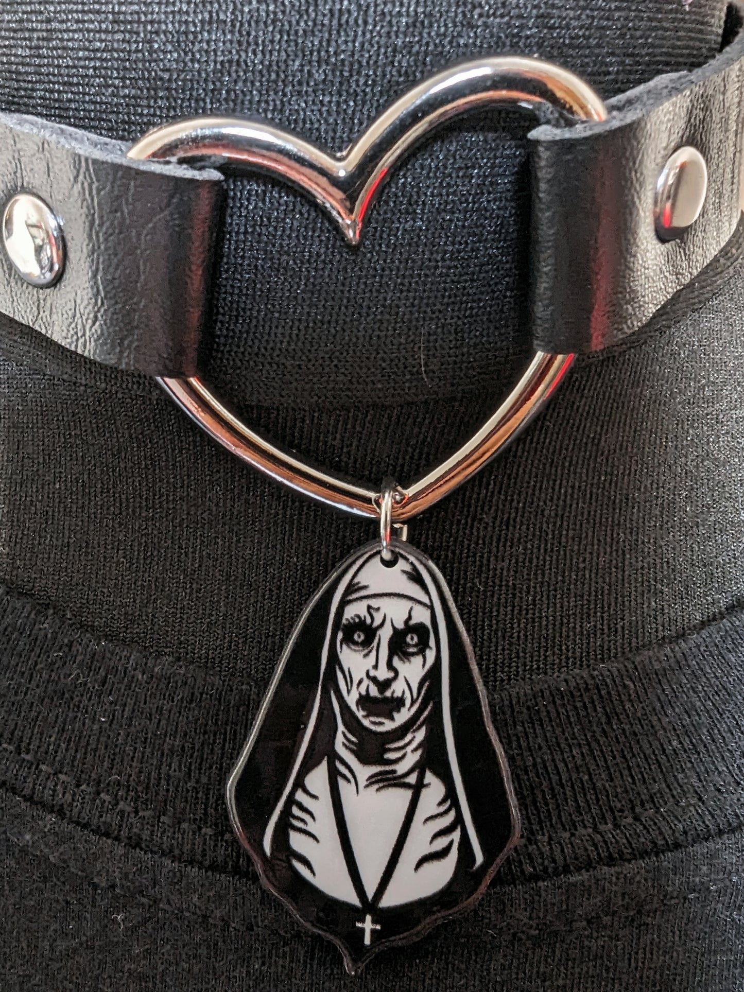 Nun Choker